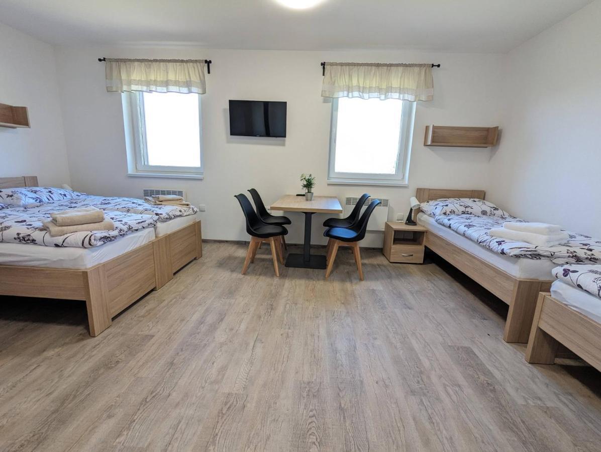 Restaurace A Penzion Gansberg Cotkytle Kültér fotó