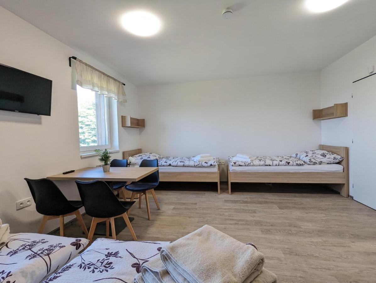 Restaurace A Penzion Gansberg Cotkytle Kültér fotó