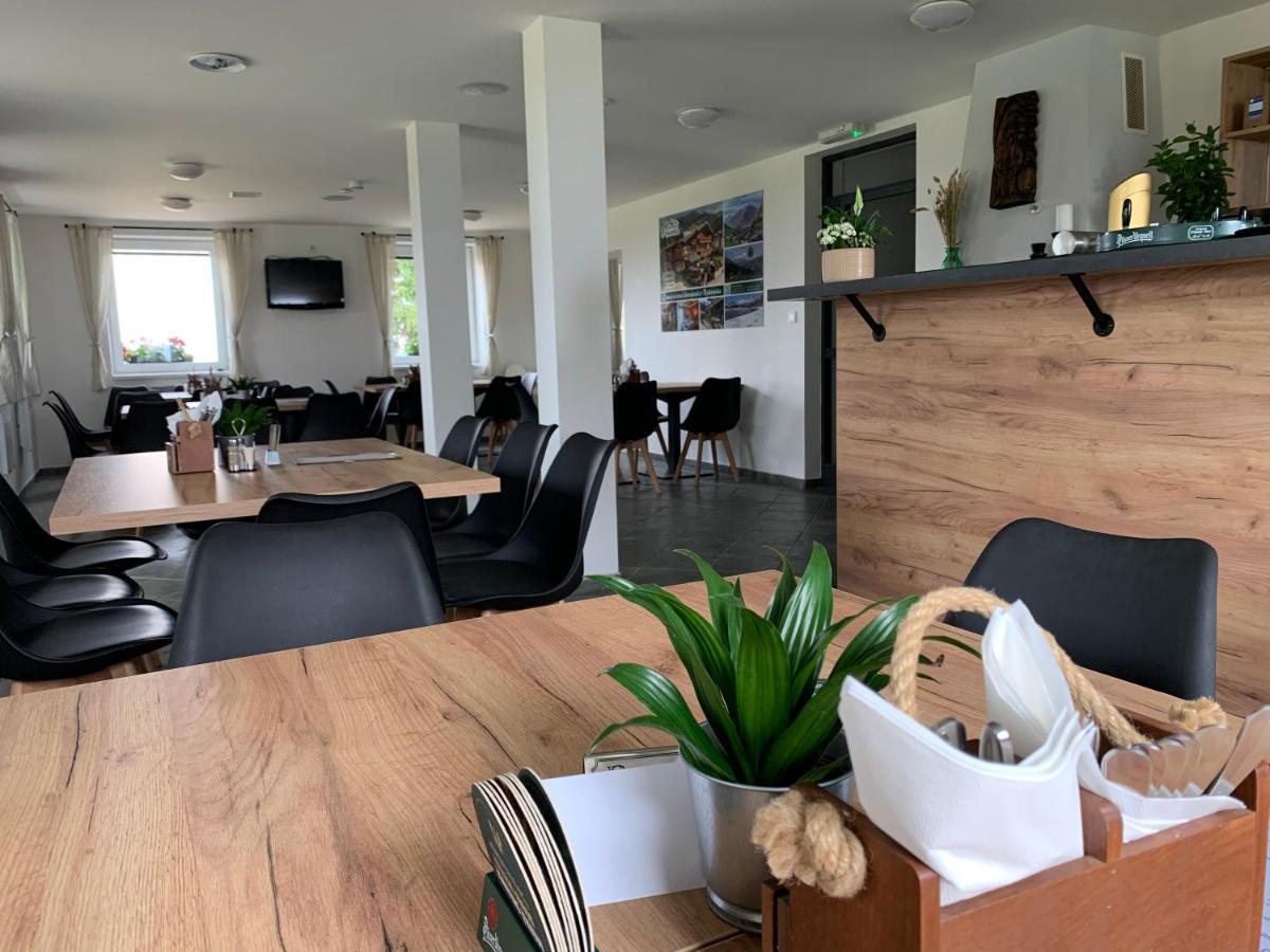 Restaurace A Penzion Gansberg Cotkytle Kültér fotó